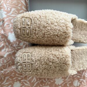 Balenciaga Cozy BB Beige Mule size 37 1/2. Worn once, box & dustbag included